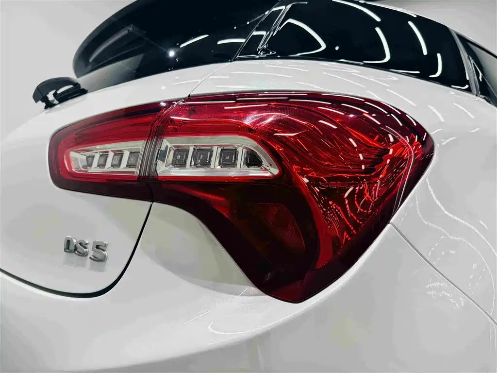 DS 5 2015 2014 1.6T Luxury THP160