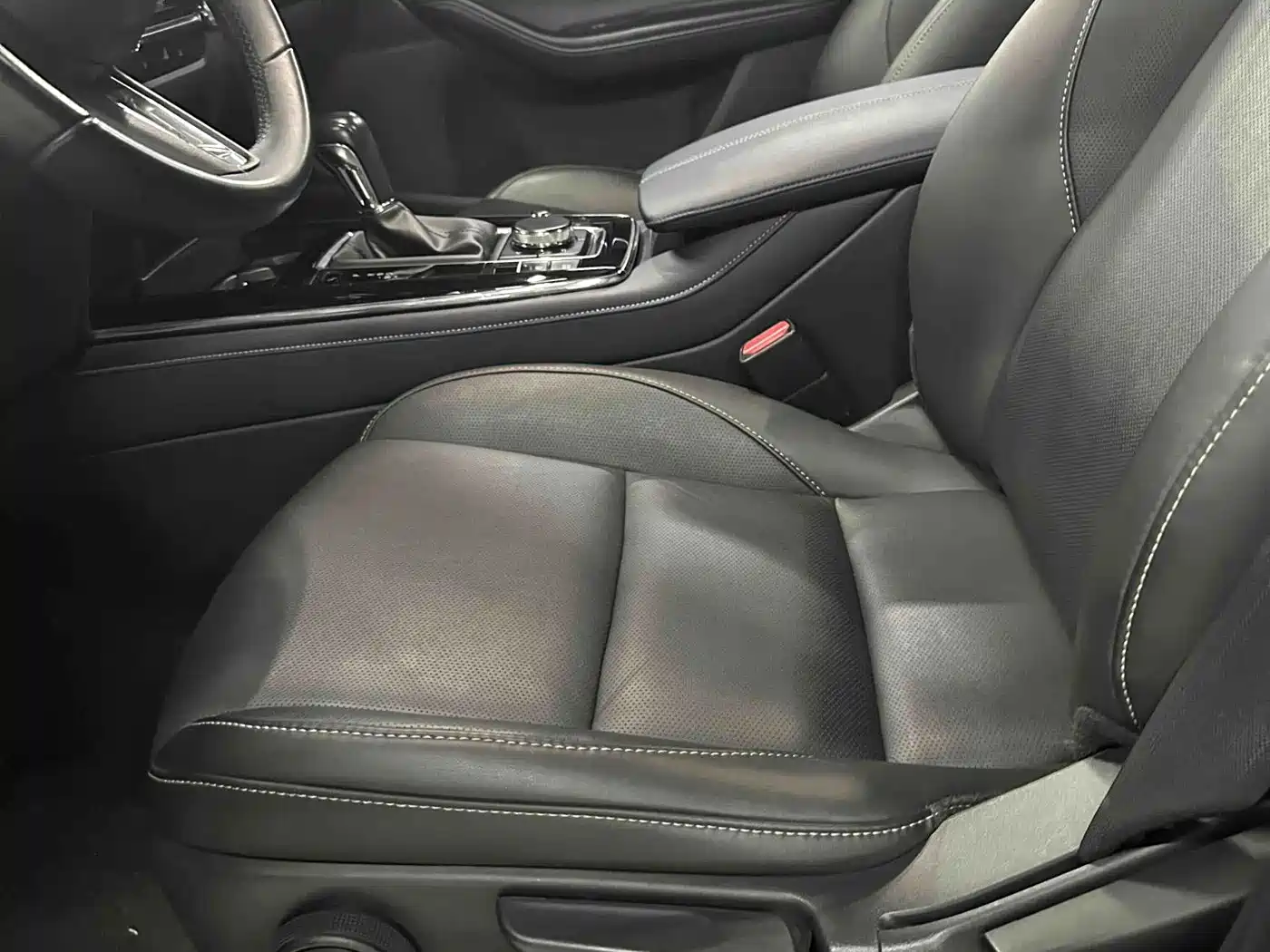 Photo 8 - Mazda CX-30