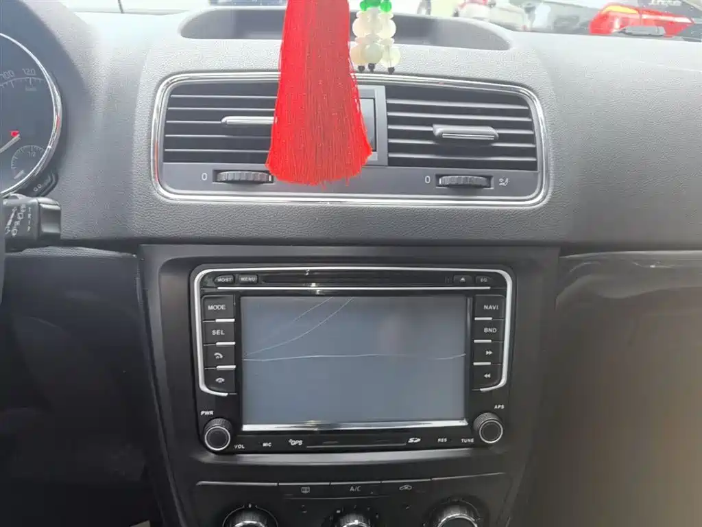 Škoda Yeti 2016 1.4TSI DSG Forward Edition фото 13