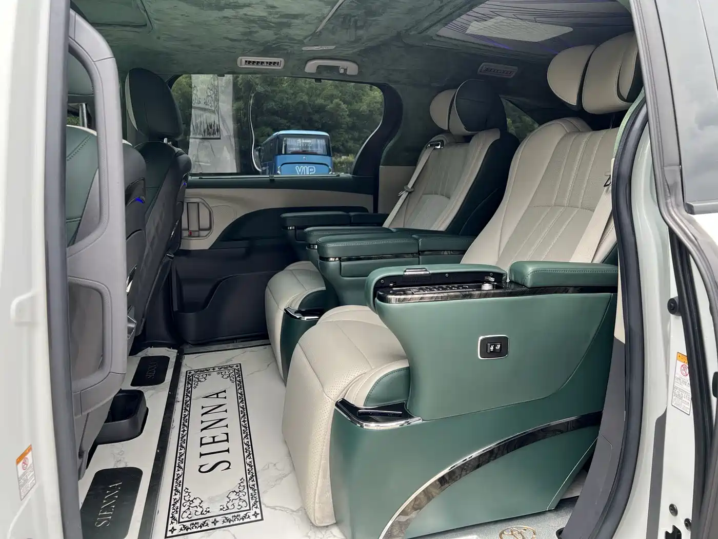 Toyota Sienna 2021 2.5L Hybrid Comfort Edition фото 6
