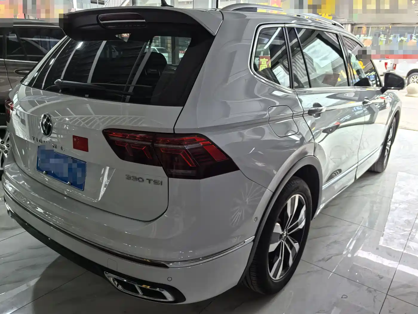 Volkswagen Tiguan L 2023 330TSI Auto 2WD R-Line Premium Edition фото 6