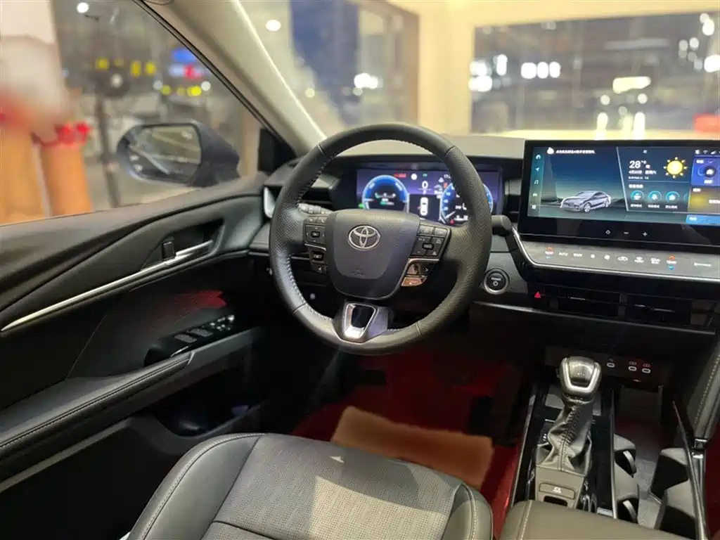 Toyota Camry 2024 Hybrid 2.0HG Premium Edition фото 13