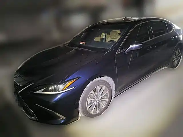 Lexus ES 2022