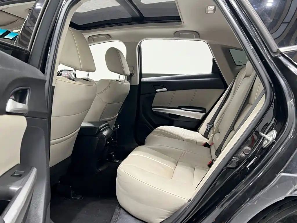 Honda Crosstour 2015 2014 2.4L Luxury Navigation Edition