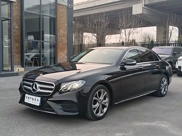 MERCEDES-BENZ E CLASS