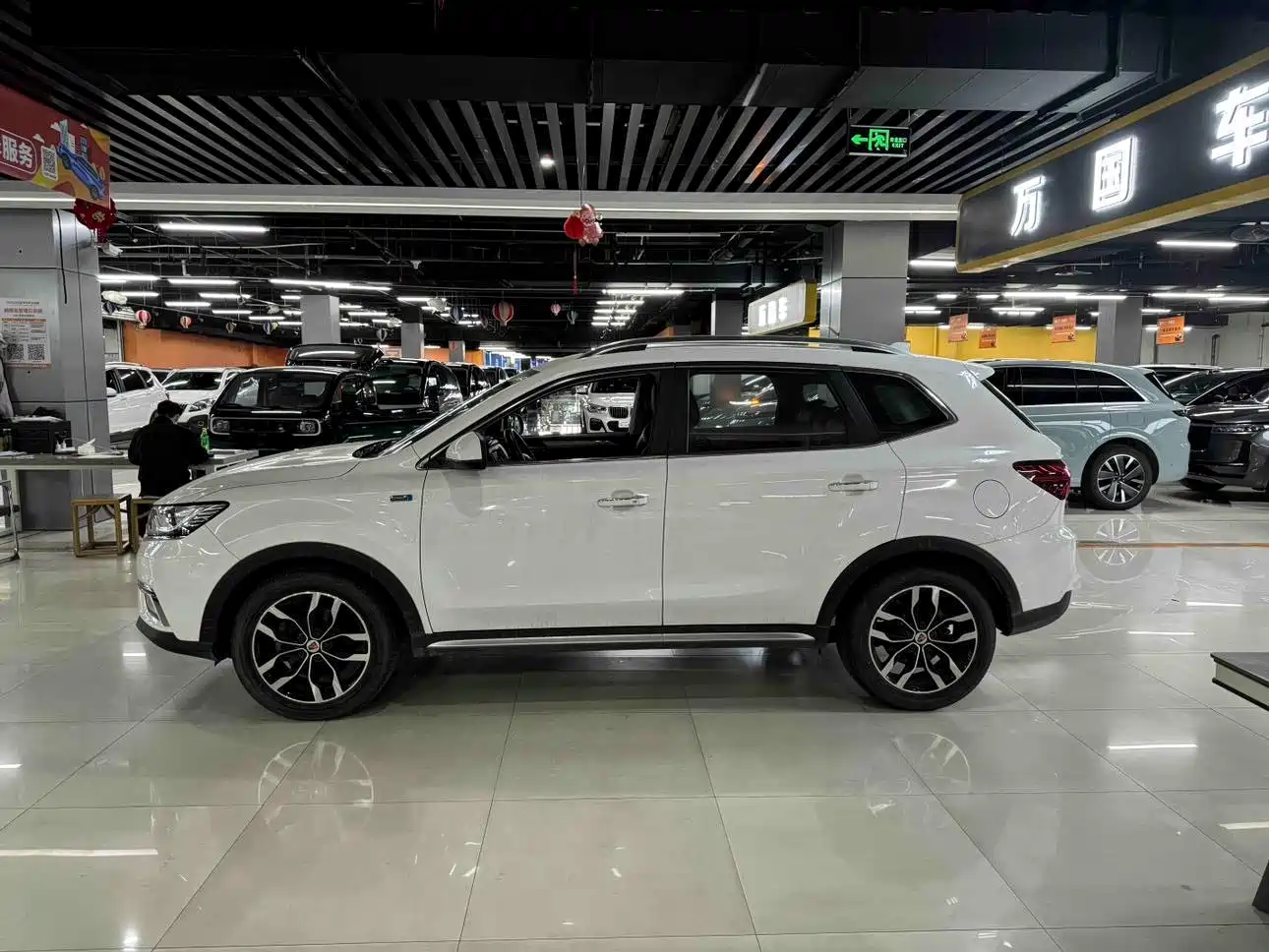 Roewe RX5 2016 2016 20T 2WD Automatic Internet Smart Edition