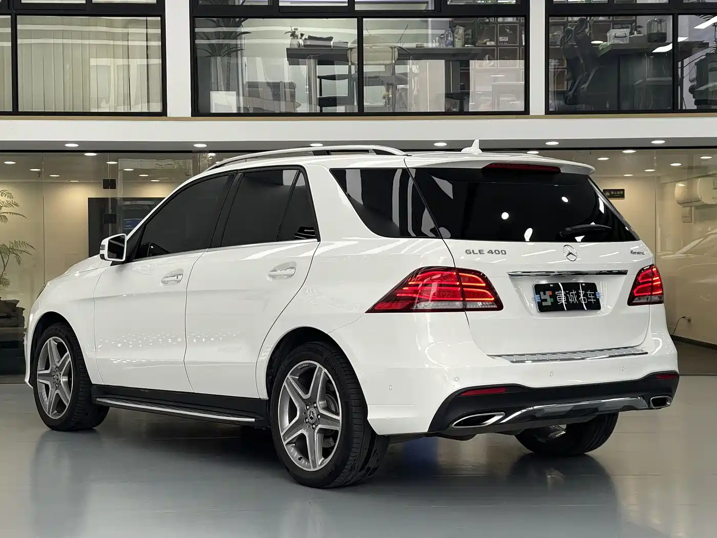 Mercedes-Benz GLE 2018 GLE 400 4MATIC Ultimate Edition фото 6