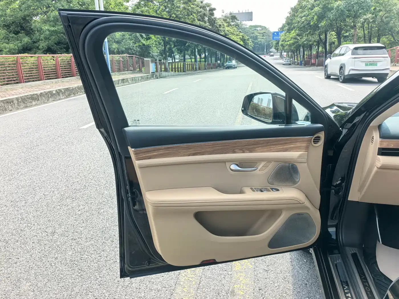 AITO Wenjie AITO M5 2024 Extended Range Max RWD Advanced Smart Driving Edition фото 4