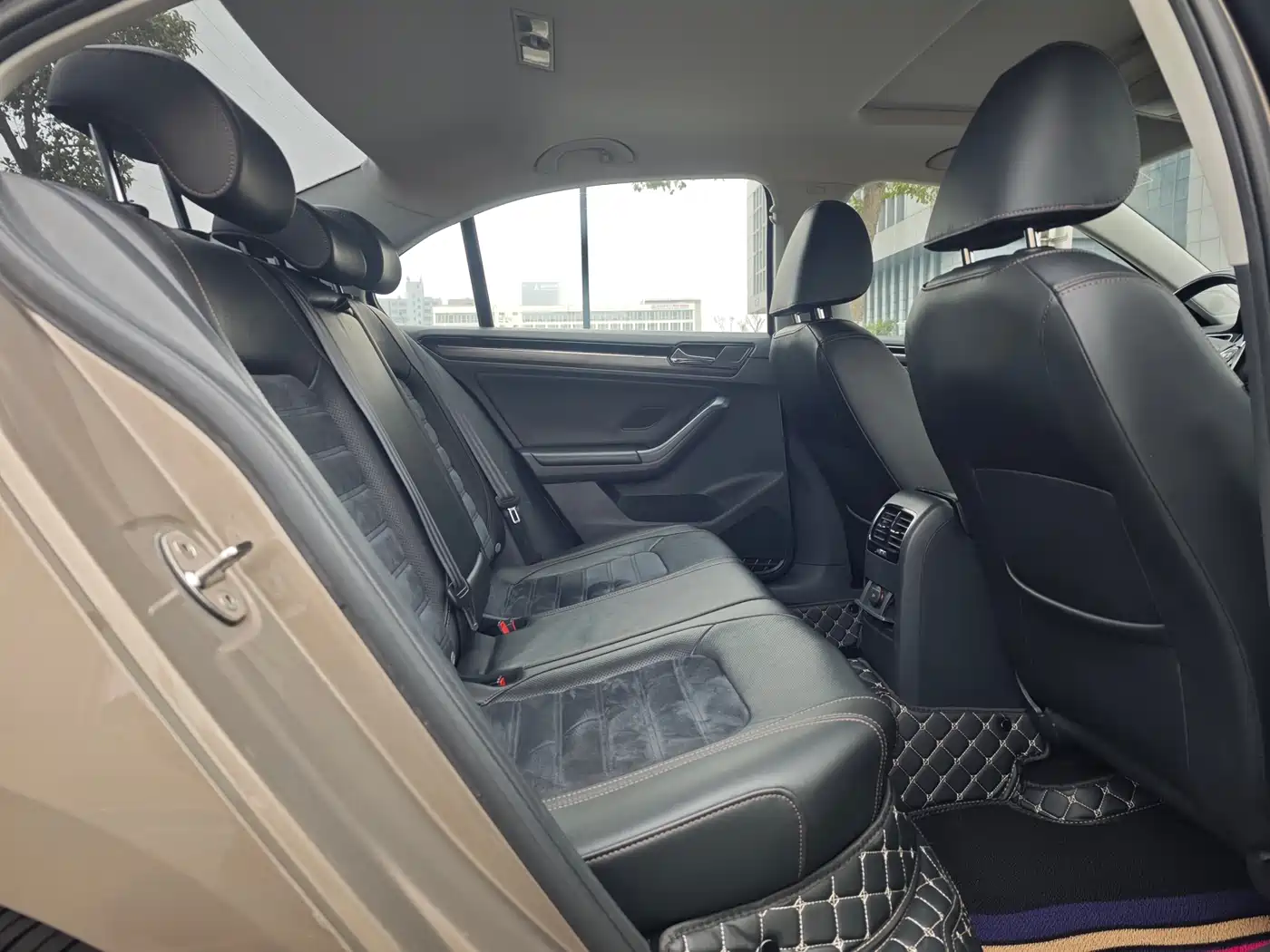 Volkswagen Sagitar 2015 230TSI Automatic Luxury фото 10