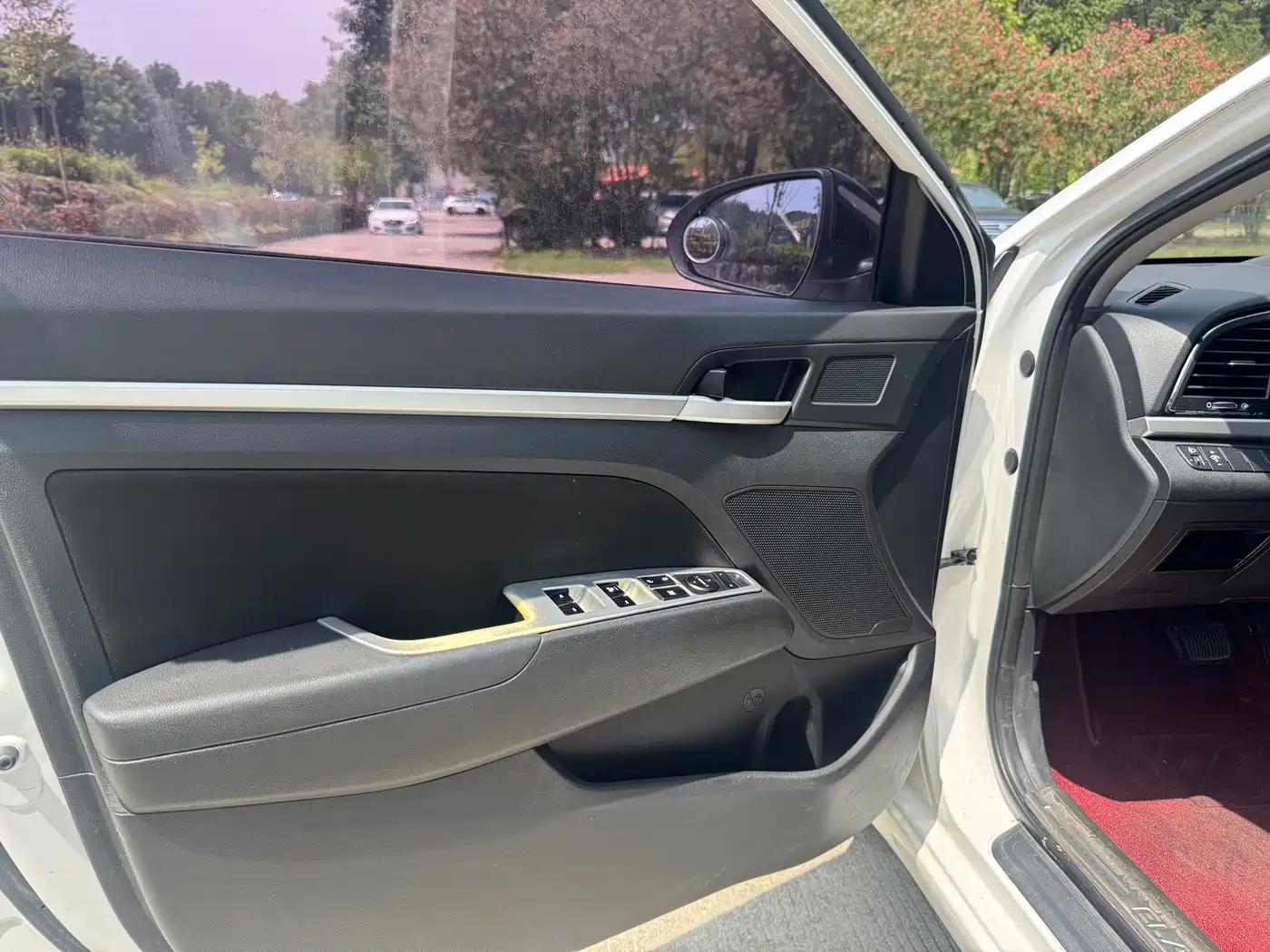 Hyundai Elantra 2016 Model 1.6L Automatic Smart Elite фото 5