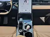 Фото 13 - Geely Atlas L