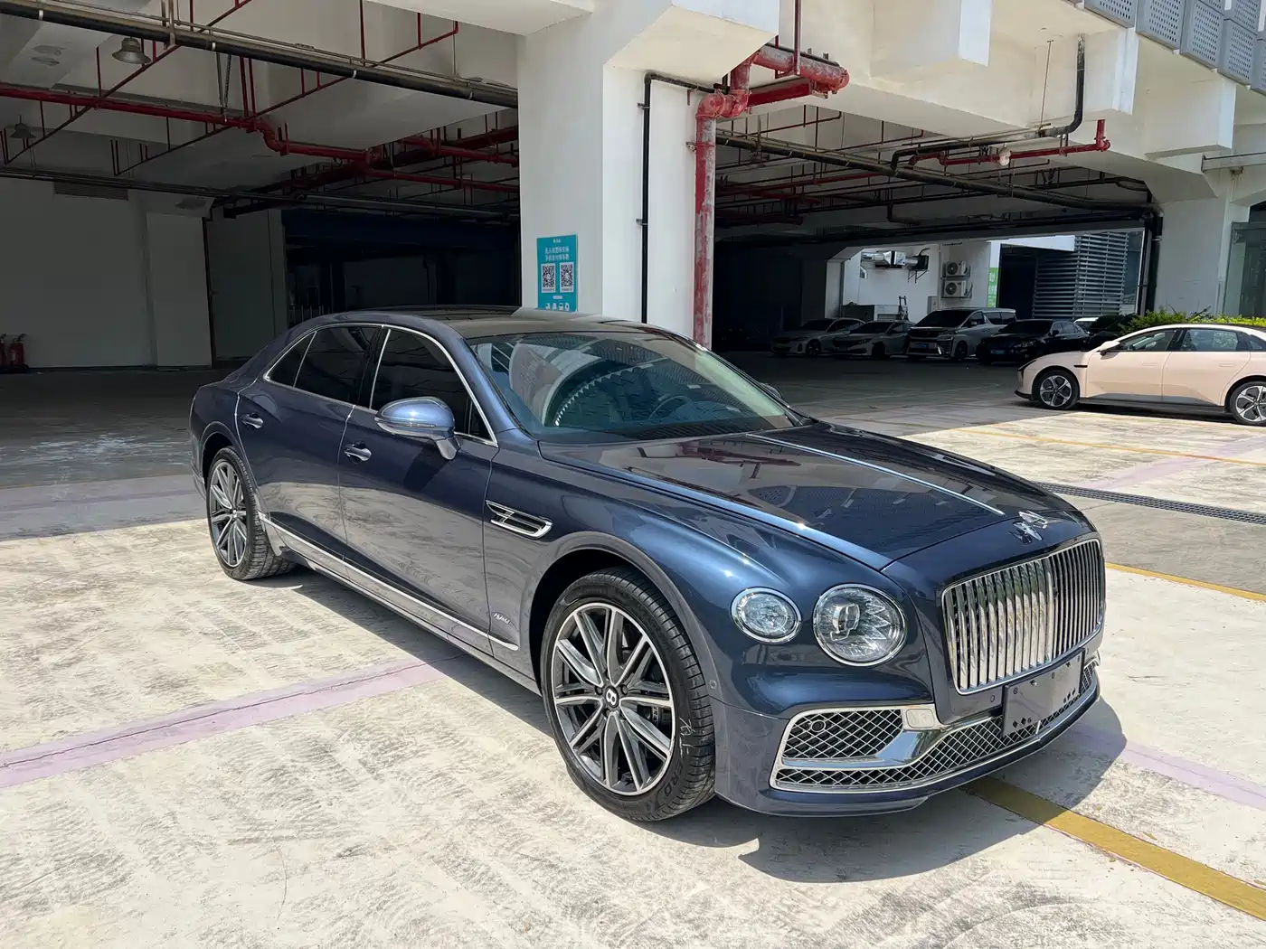 BENTLEY FLYING SPUR PLUG-IN HYBRID
