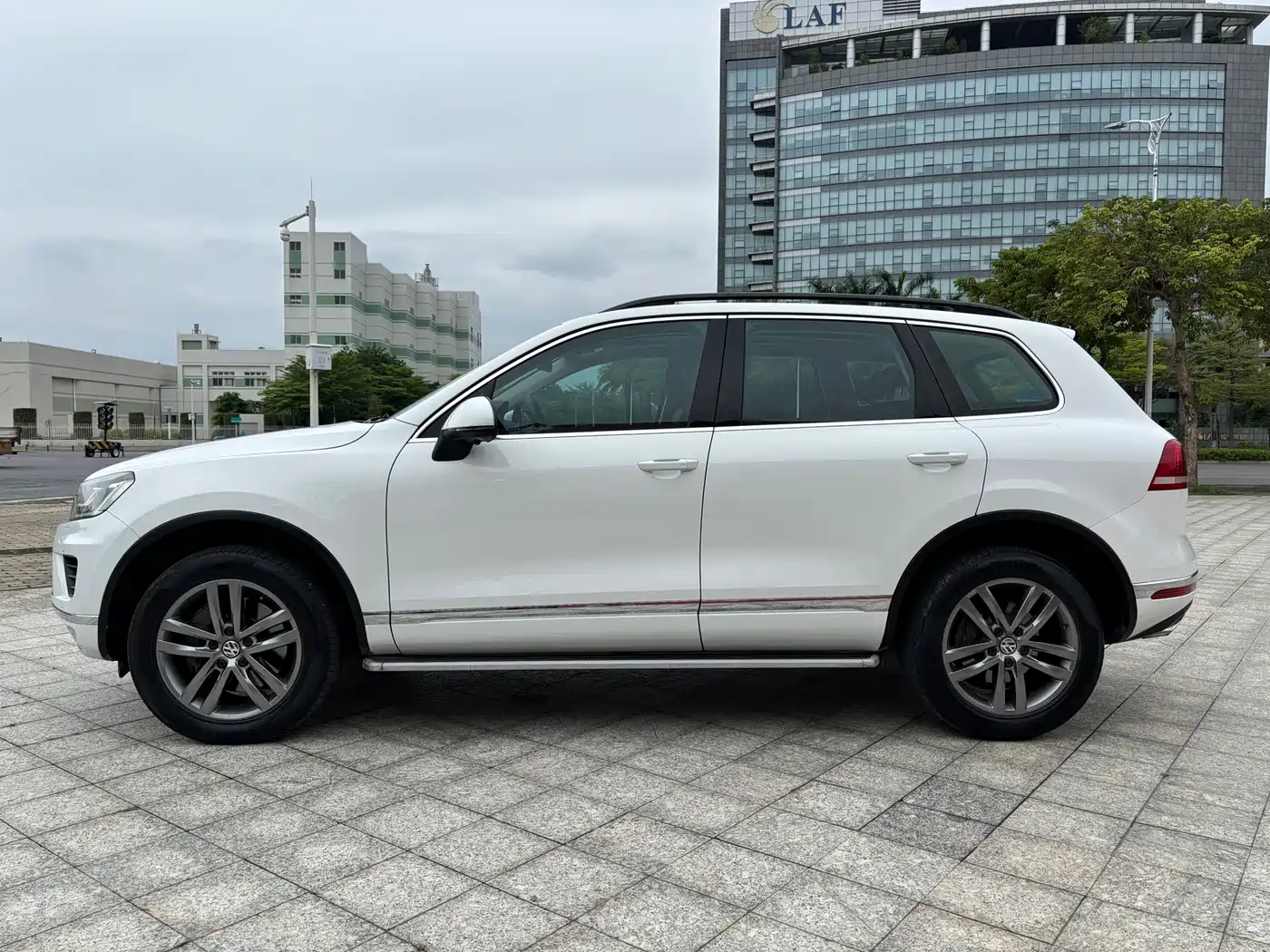 Volkswagen Touareg 2017 3.0TSI Explorer Edition фото 8