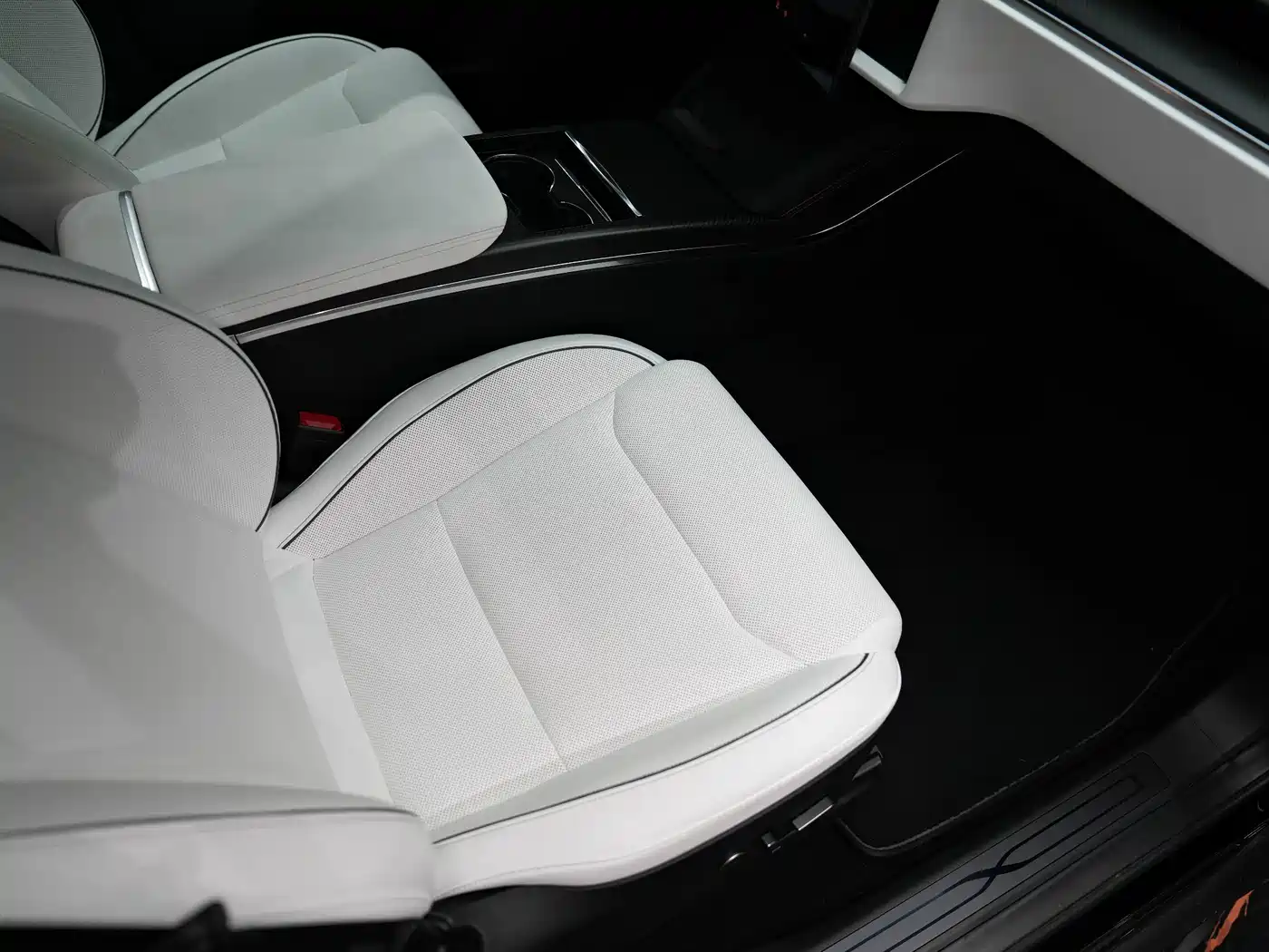 Tesla Model X, миниатюра 25
