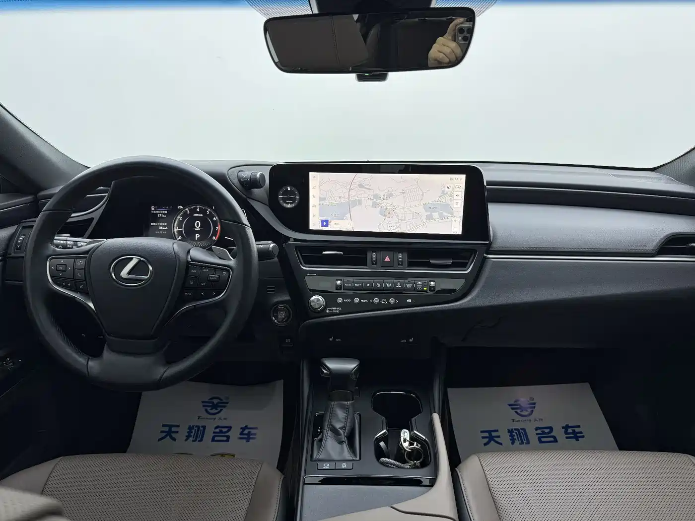 Lexus ES 2023 200 Excellence Edition фото 8