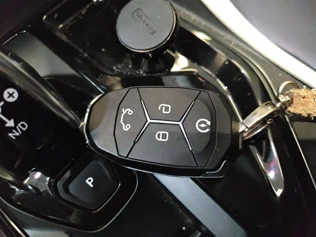 Lynk & Co 02 2018 Model 1.5T DCT 2WD Yao Pro Edition China V фото 9
