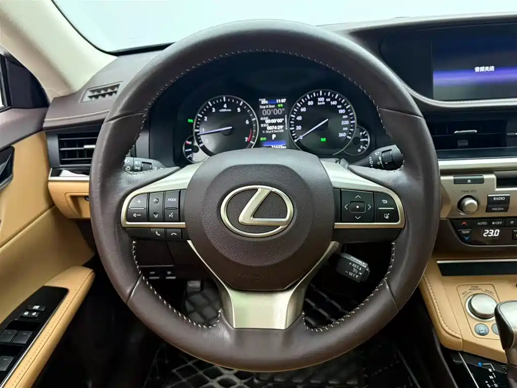 Lexus ES 2015 200 Elite Edition фото 5