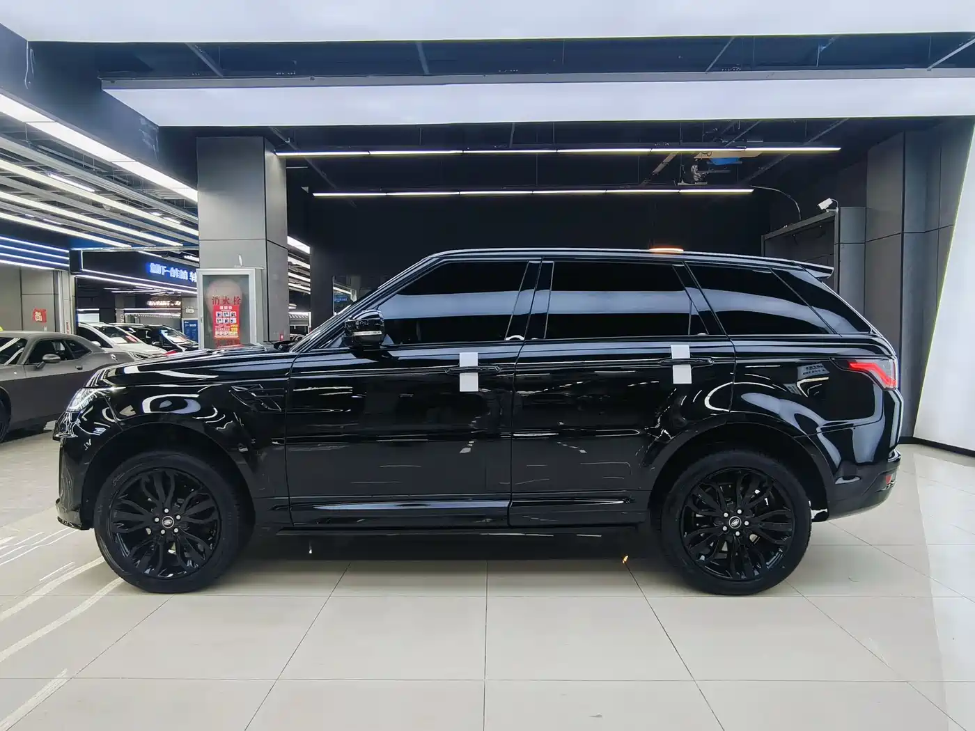 Land Rover Range Rover Sport 2016 Model 3.0 SC V6 HSE фото 4
