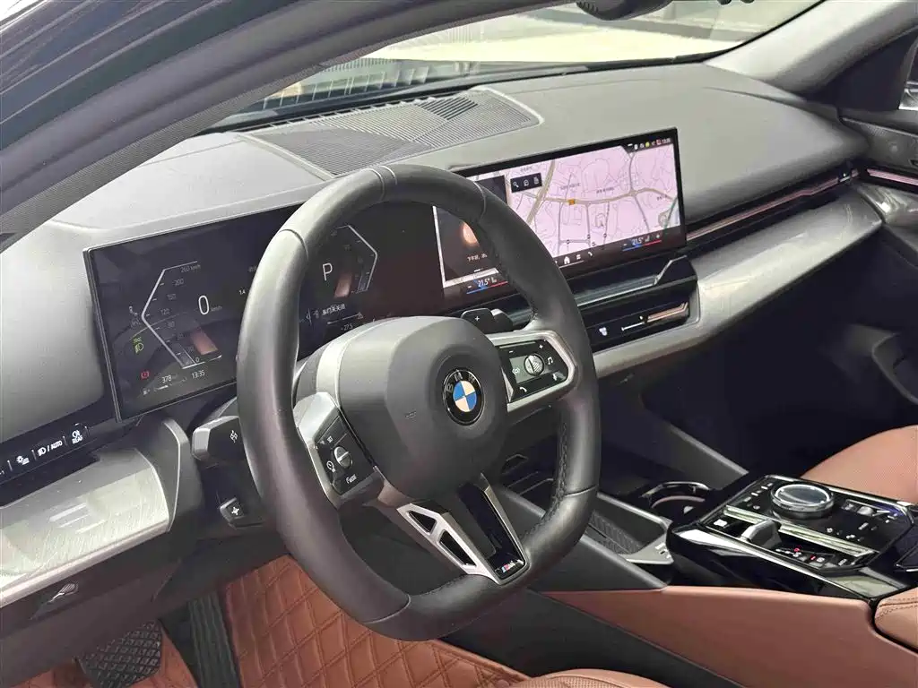 BMW 5 Series 2024 525Li M Sport Package фото 13