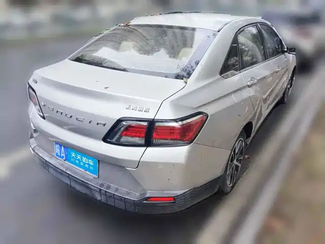 Venucia D60 2018 1.6L Manual Smart Elite Edition — фото 2