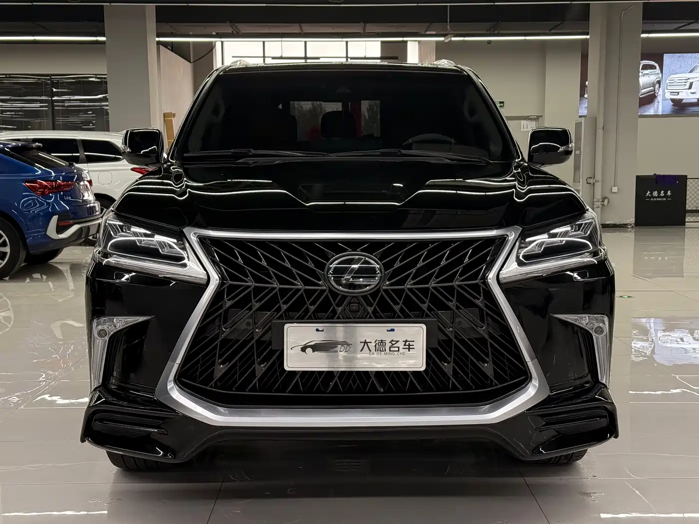 Lexus LX 2017 570 Prestige Luxury фото 2