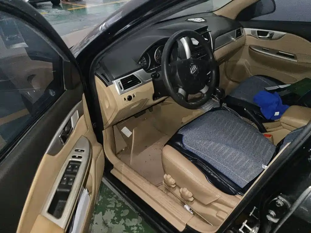 Фото 14 - Buick Excelle