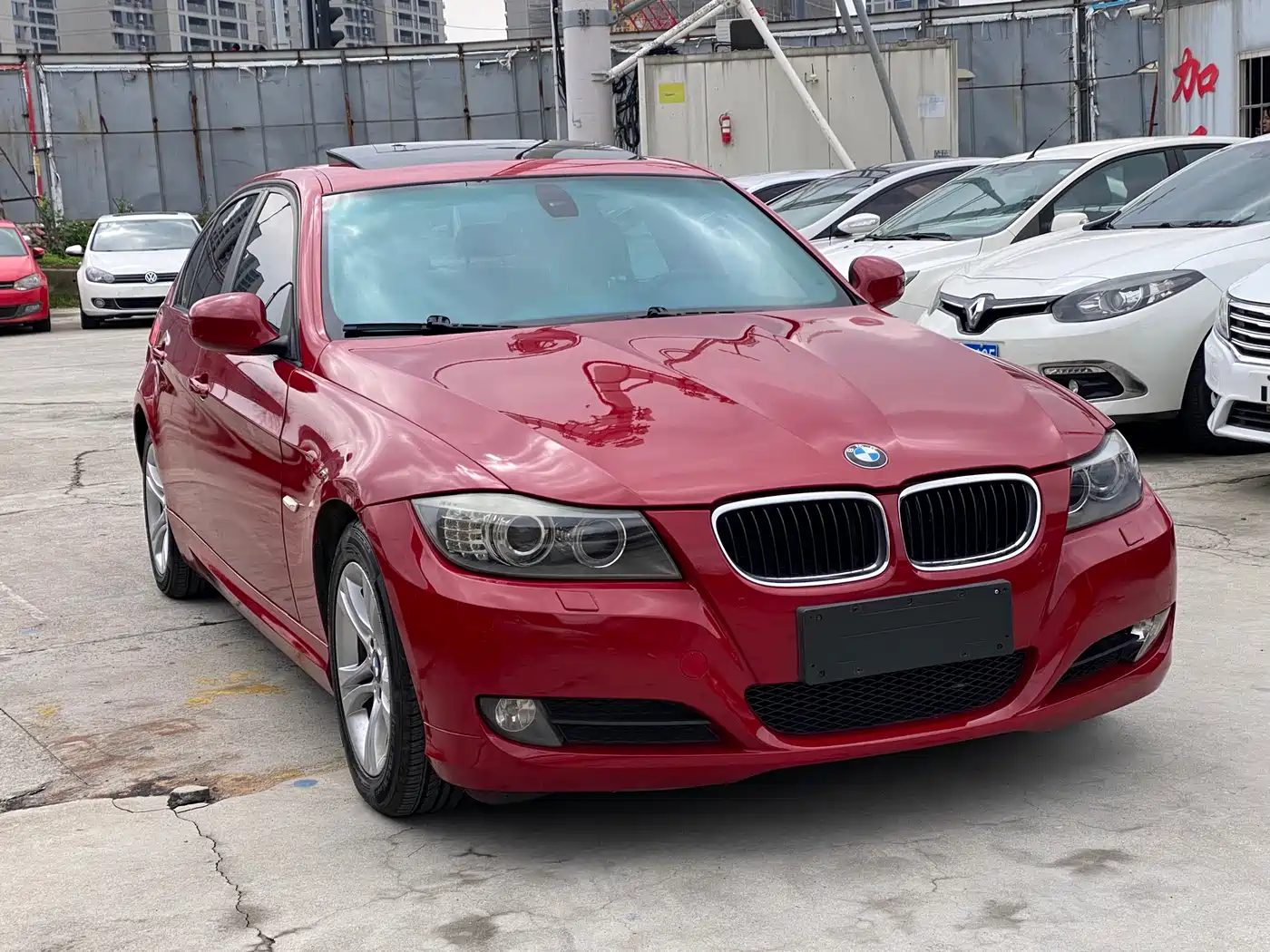 BMW 3 Series 2009 320i Luxury фото 3