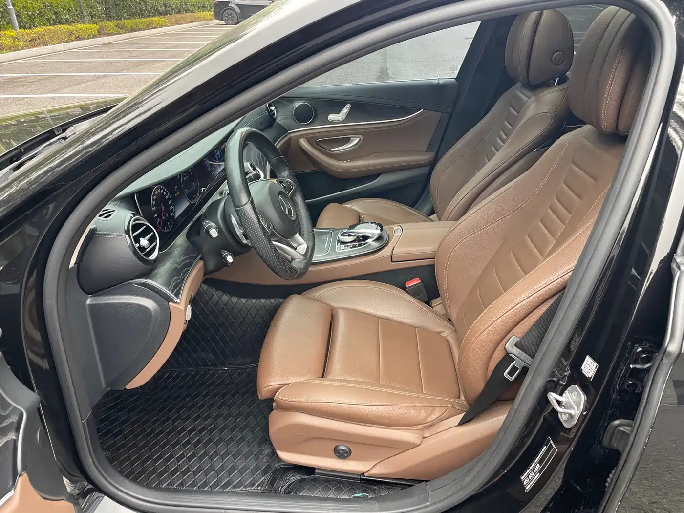 Mercedes-Benz E-Class 2016 E 200 L Sport Type фото 9