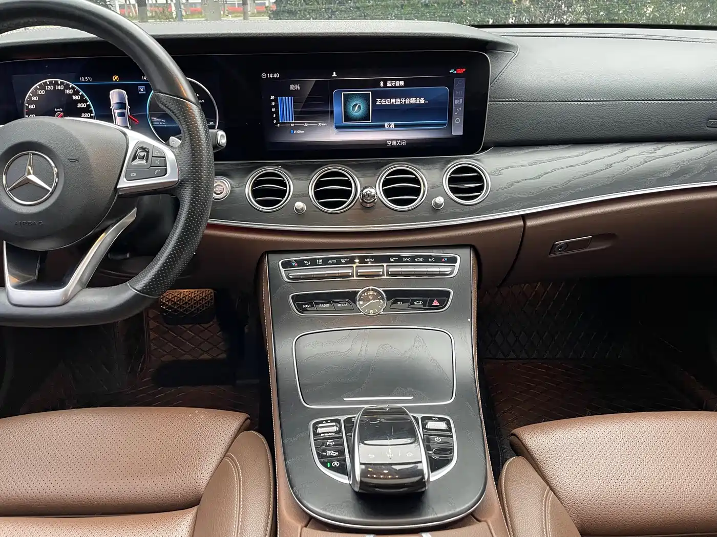 Mercedes-Benz E-Class 2016 E 200 L Sport Type фото 13
