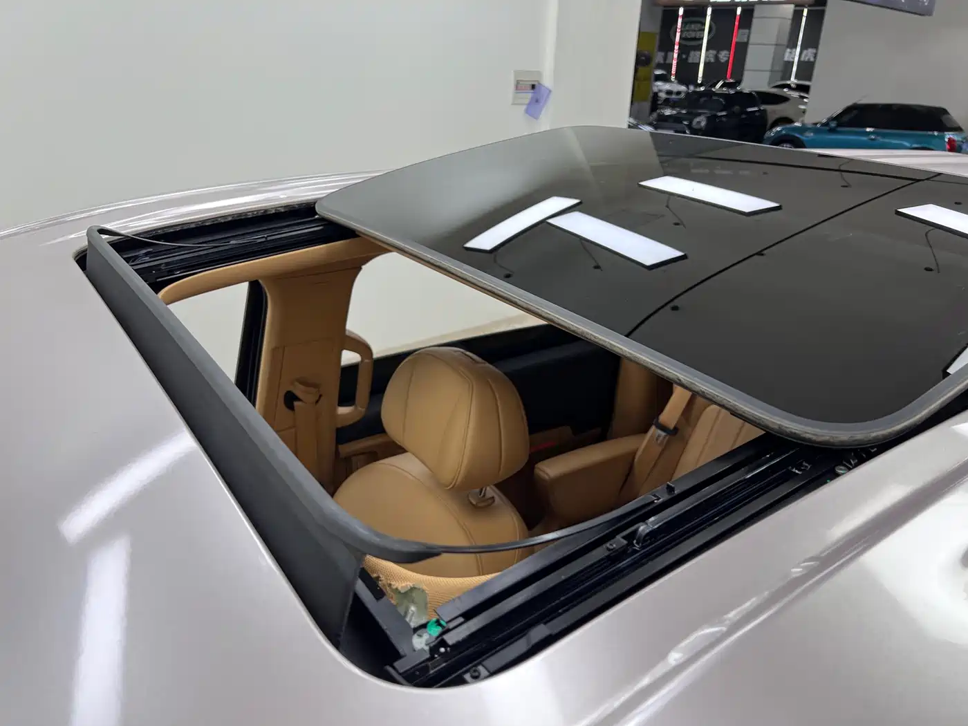 Voyah Auto Voyah Dreamer 2025 PHEV 4WD Kunpeng Premium Edition фото 29