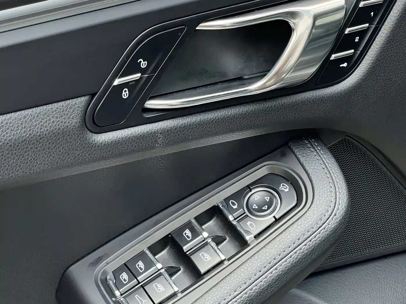 Porsche Macan 2017 Macan 2.0T фото 8