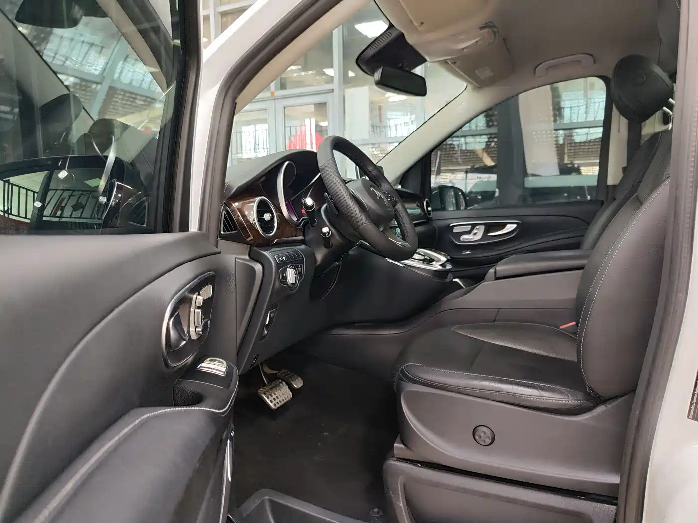 Mercedes-Benz V-Class 2018 V 260 Premium Edition China V фото 4