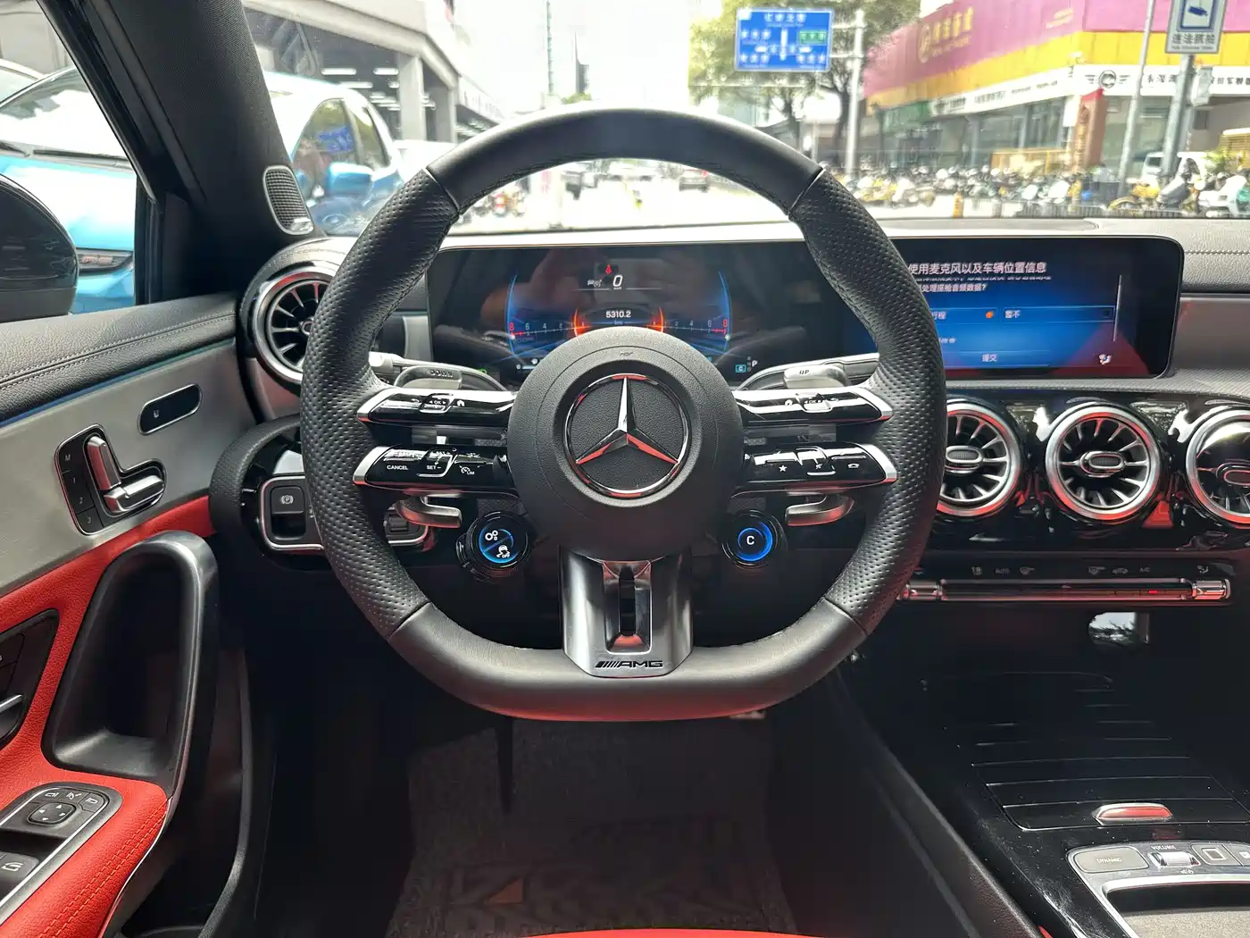Mercedes-Benz A-Class AMG (Import) 2024 Facelift AMG A 35 4MATIC фото 9