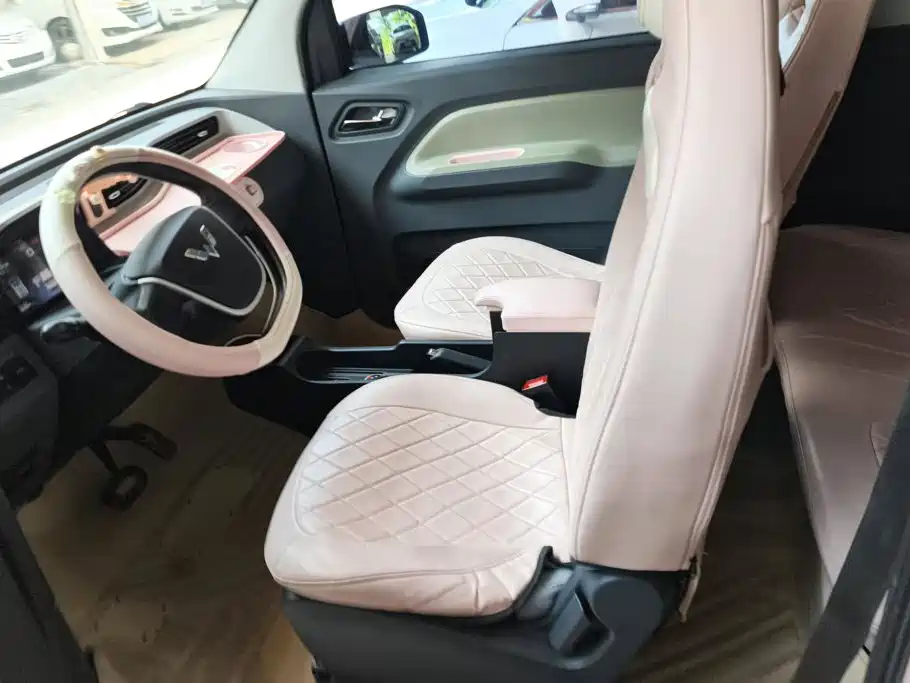 Фото 9 - Wuling Motors Hongguang MINIEV