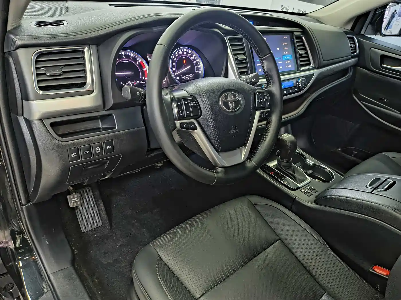 TOYOTA HIGHLANDER