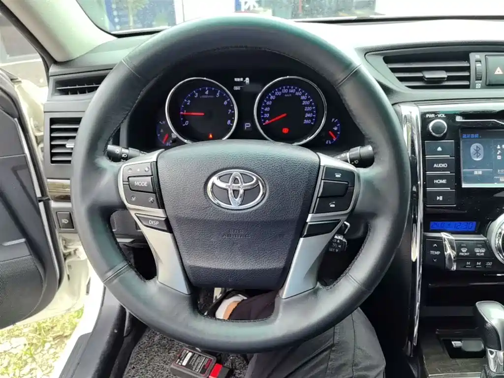 Toyota Reiz 2013 2.5V Premium Edition фото 11