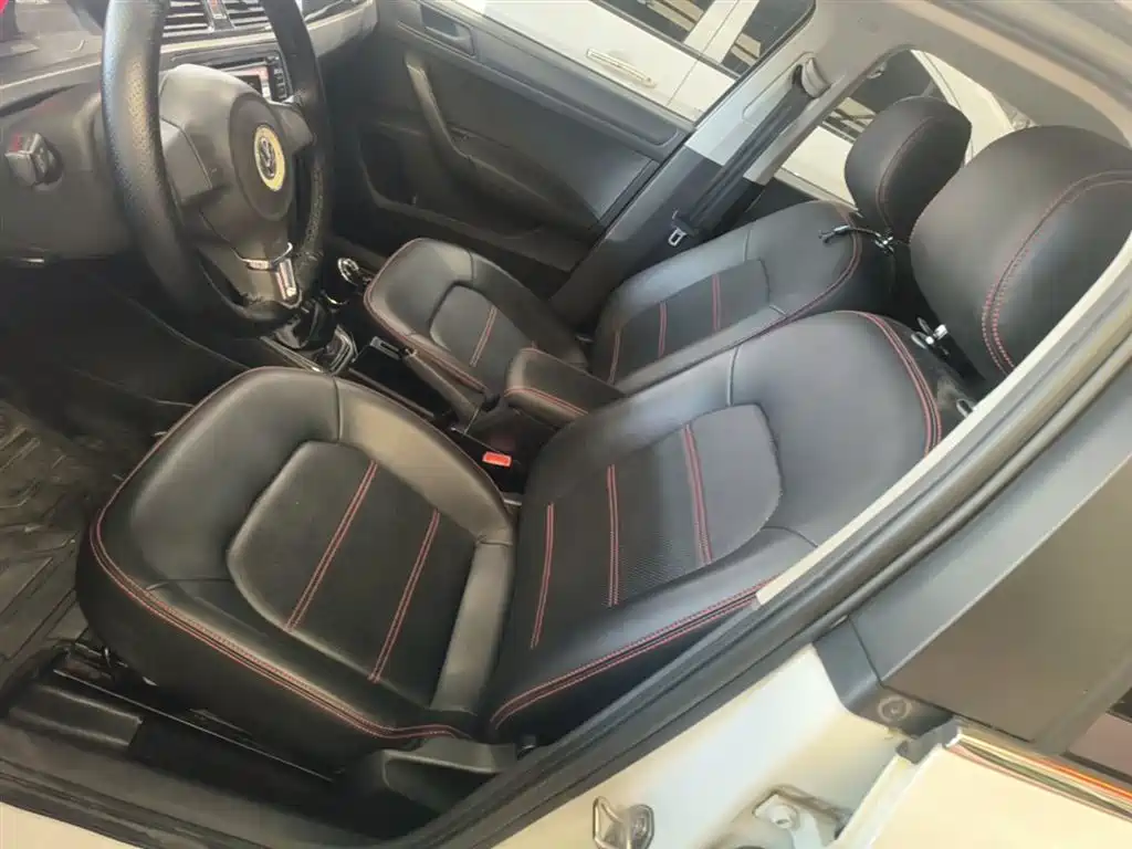 Volkswagen Santana 2015 1.4L Manual Trend Edition фото 15