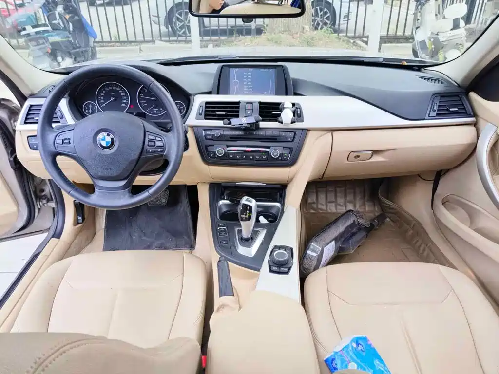 Фото 12 - BMW 3 Series
