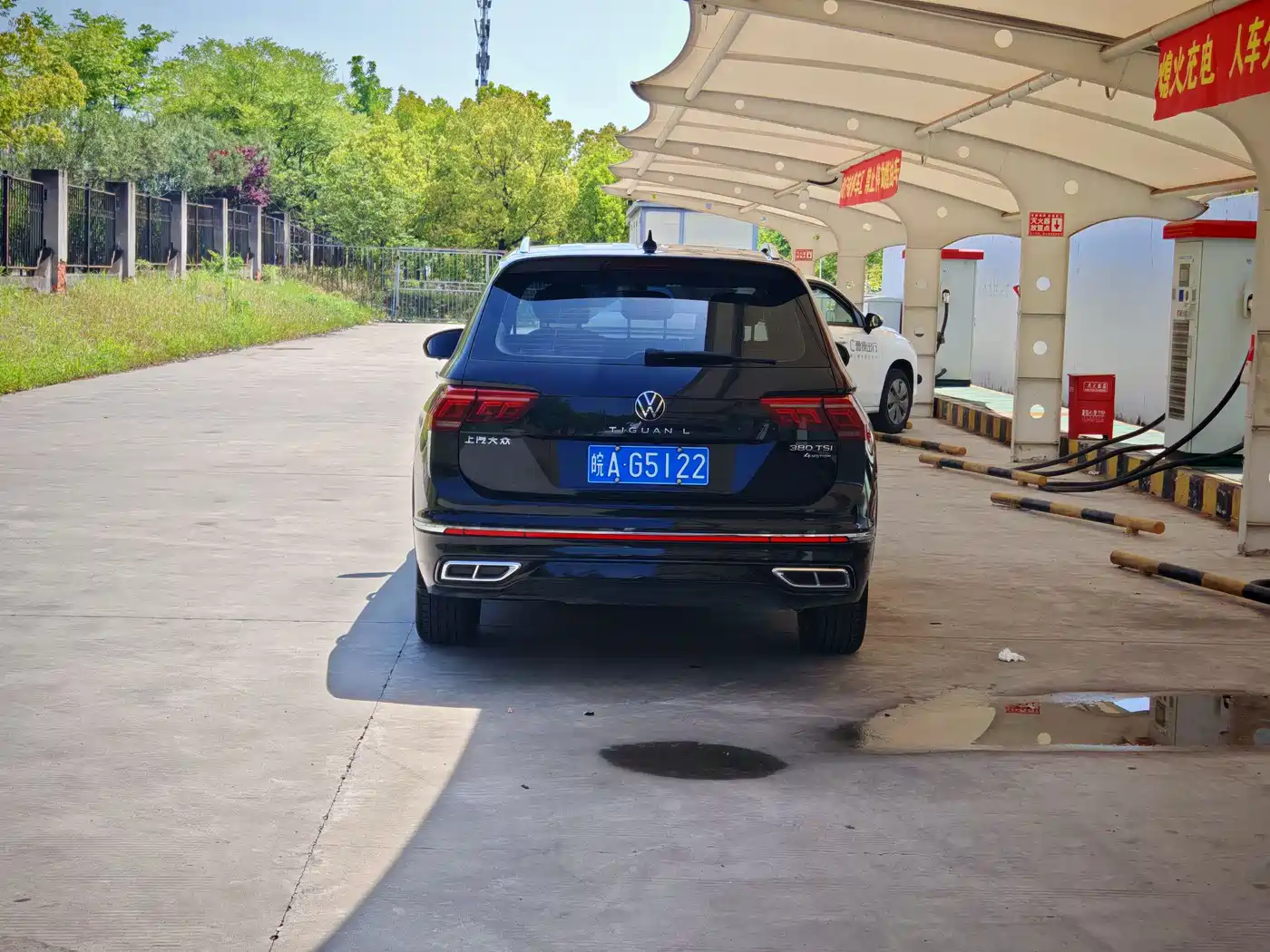 Volkswagen Tiguan L 2022 380TSI Automatic 4WD R-Line Cross Edition 7-Seater фото 5