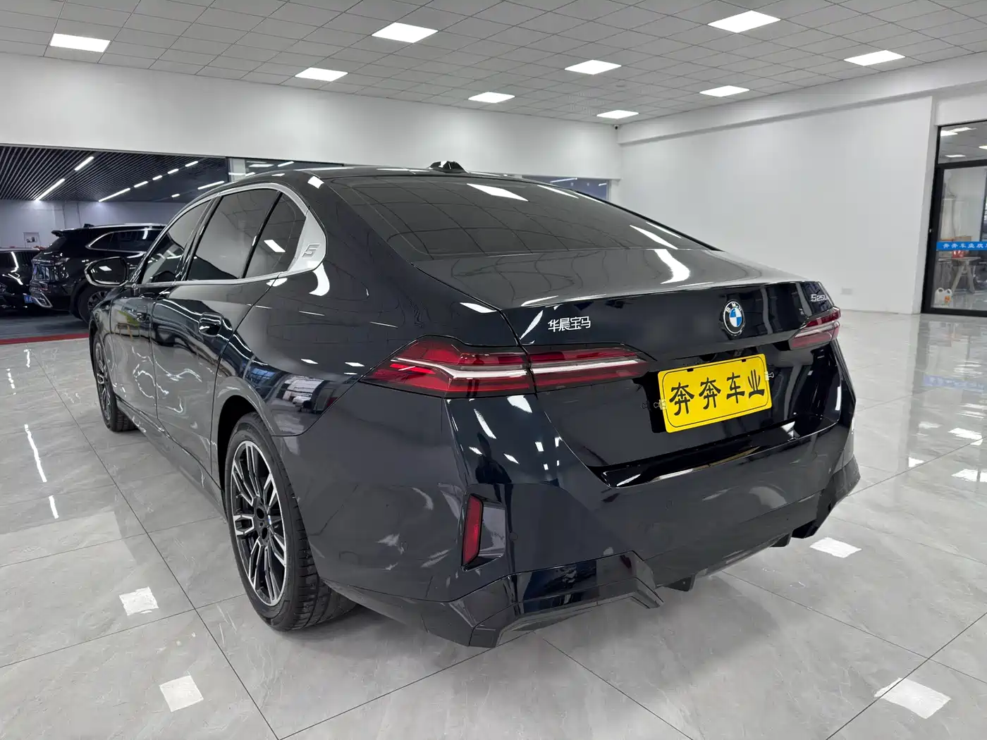BMW 5 Series 2024 525Li M Sport Package фото 6