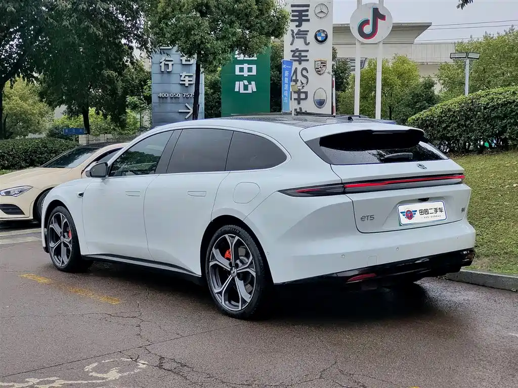 NIO NIO ET5
