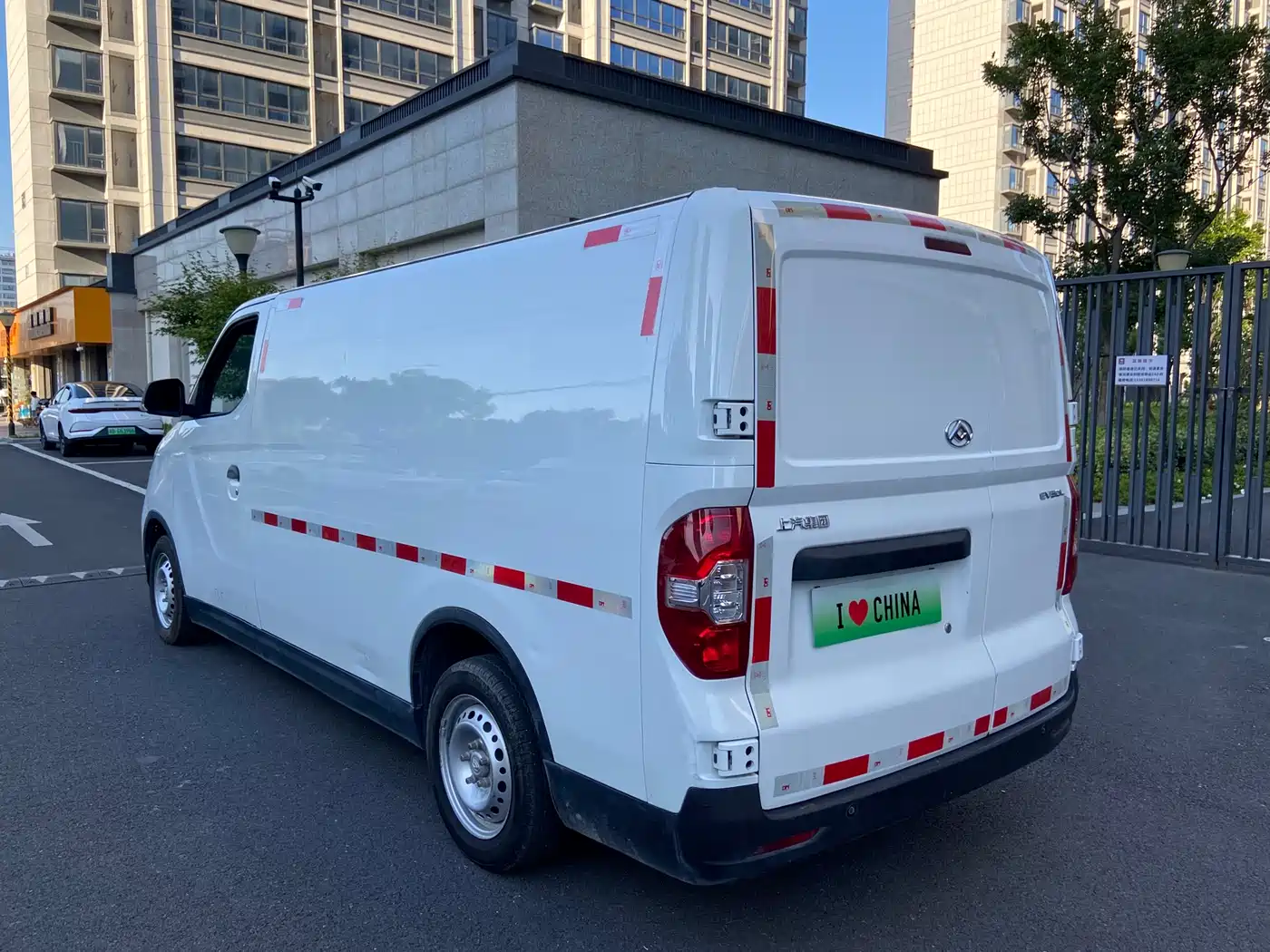 SAIC Maxus Maxus EV30 2023 Pure Electric Intelligent Logistics Expert Long Wheelbase CATL фото 5