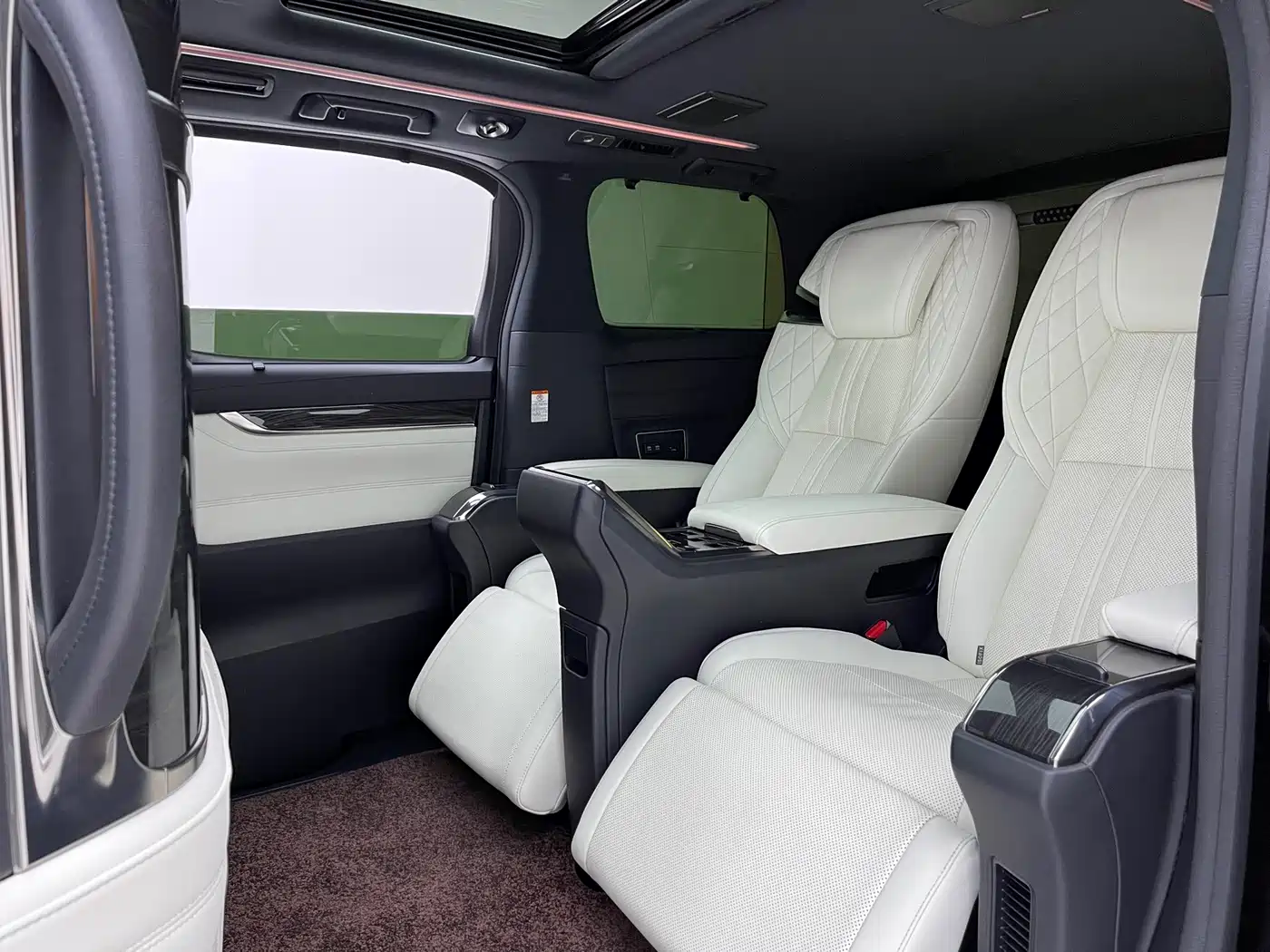 Lexus LM 2020 2020 300h 4-Seat Imperial Edition