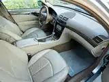 صورة 9 - Mercedes-Benz E-Class