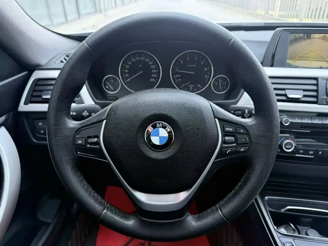 BMW 3 Series GT 2017 320i Fashion фото 14