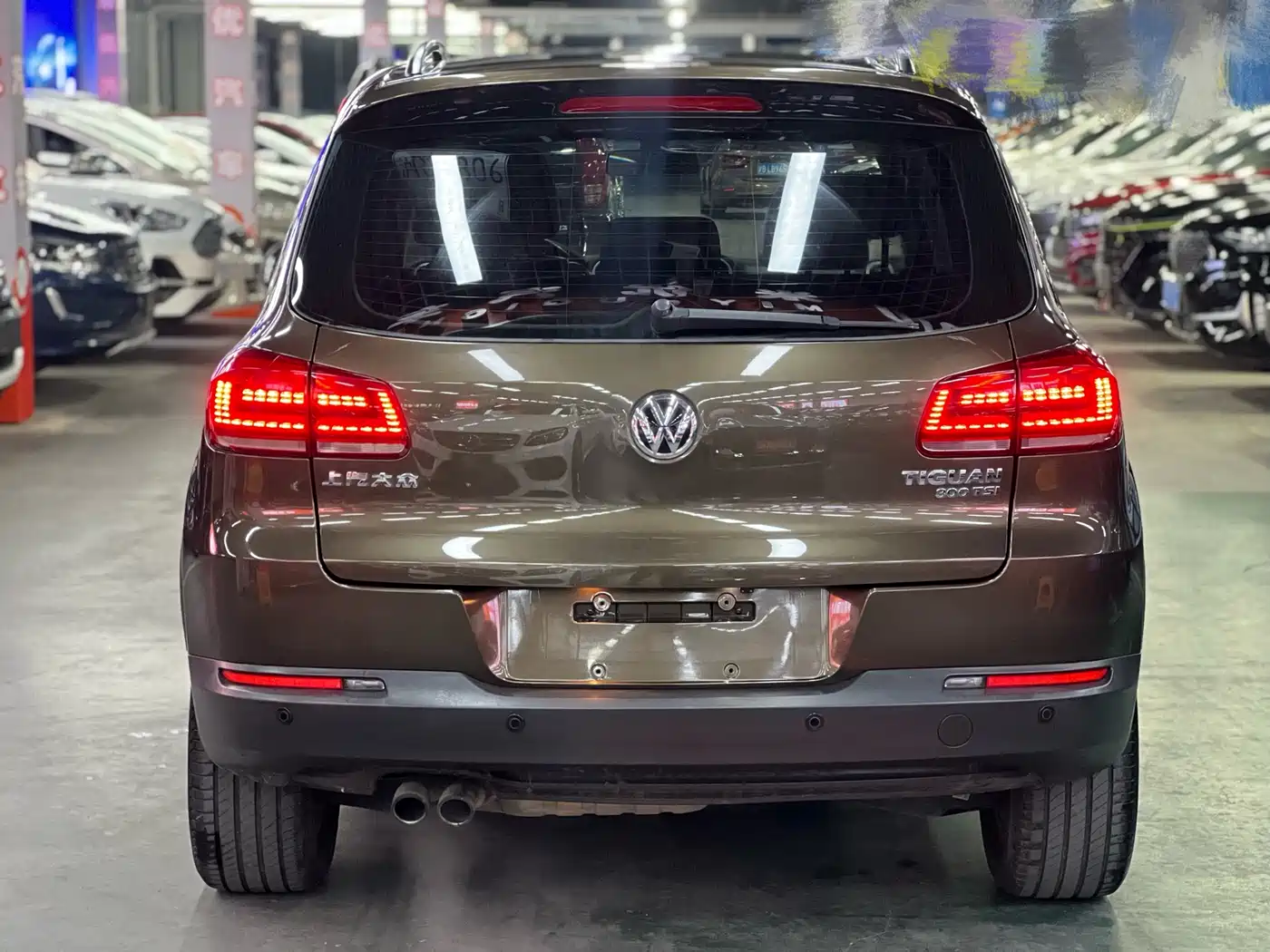 VOLKSWAGEN TIGUAN