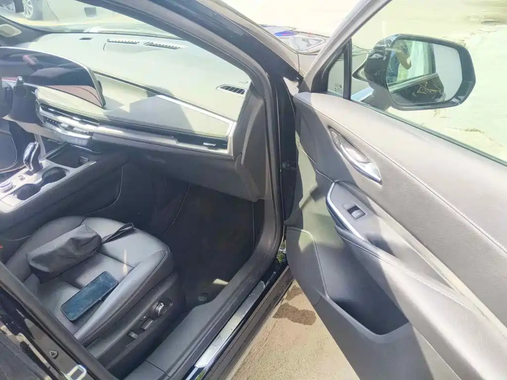 Cadillac XT4 2025 2024 Facelift 28T 2WD Premium