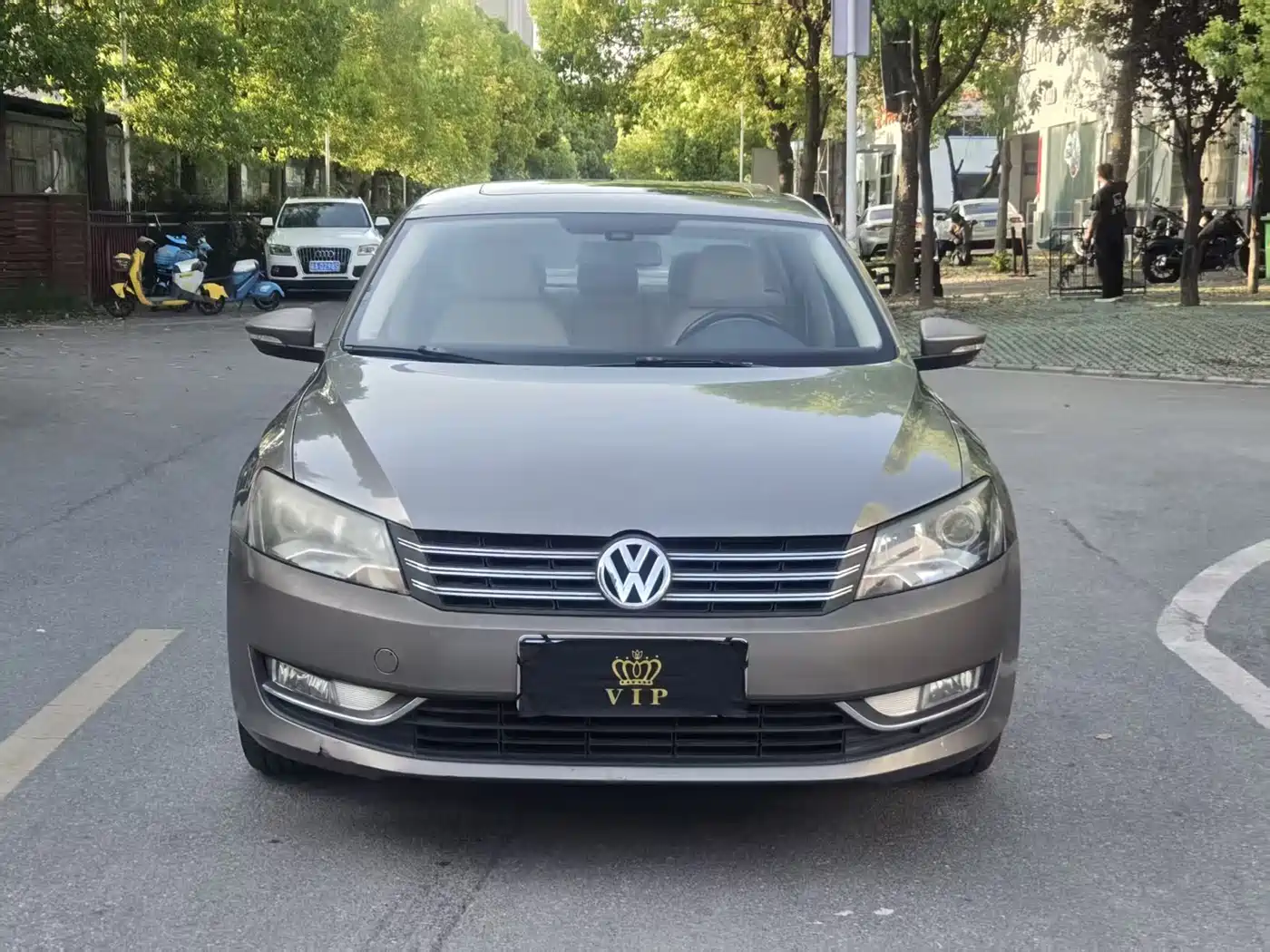 Volkswagen Passat 2014 1.8TSI DSG Luxury Edition фото 2