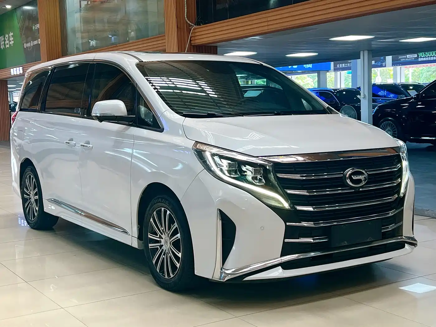 GAC Trumpchi Trumpchi M8 2023 Leading Series 390T Ultimate Edition фото 3