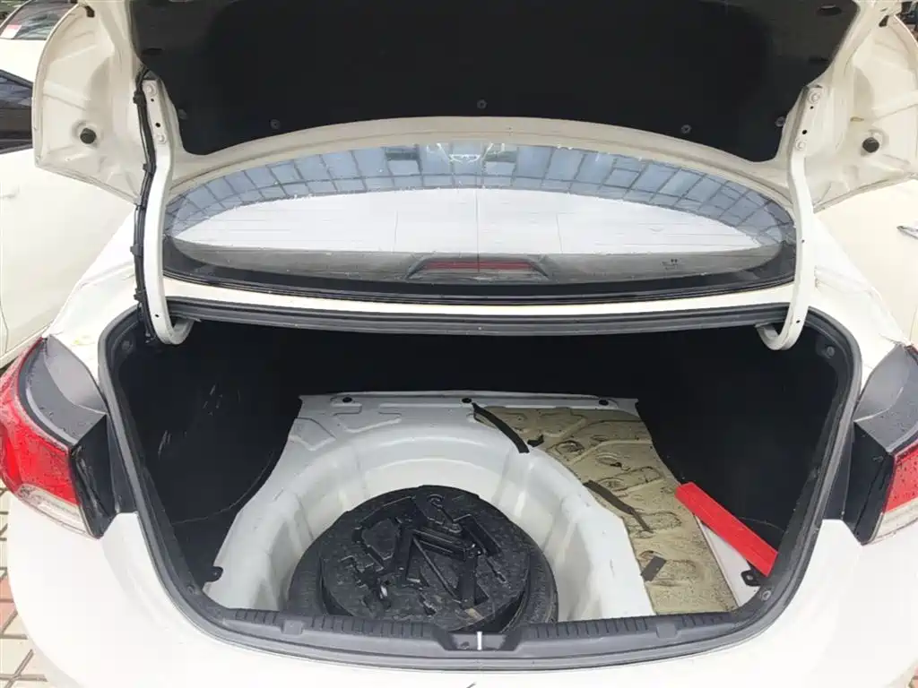 Hyundai Langdong 2012 1.6L Automatic Fashion фото 19